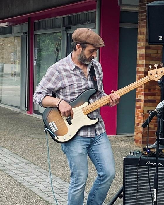 JB Vargas, Basse de Carny Barker
